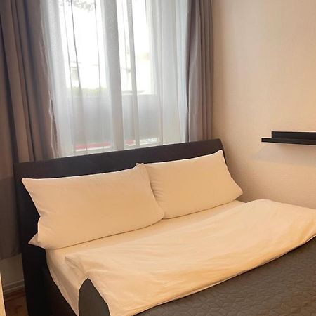 Ferienwohnung Im Stadtzentrum Von Bernau - Schoene Ferienwohnung Mit 1 1/2 Zimmern, Bad, Spuelmaschine, Waschmaschine, Komplette Kueche, Wlan برناو باي برلين المظهر الخارجي الصورة