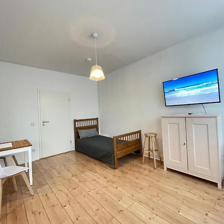 Ferienwohnung Im Stadtzentrum Von Bernau - Schoene Ferienwohnung Mit 1 1/2 Zimmern, Bad, Spuelmaschine, Waschmaschine, Komplette Kueche, Wlan برناو باي برلين المظهر الخارجي الصورة