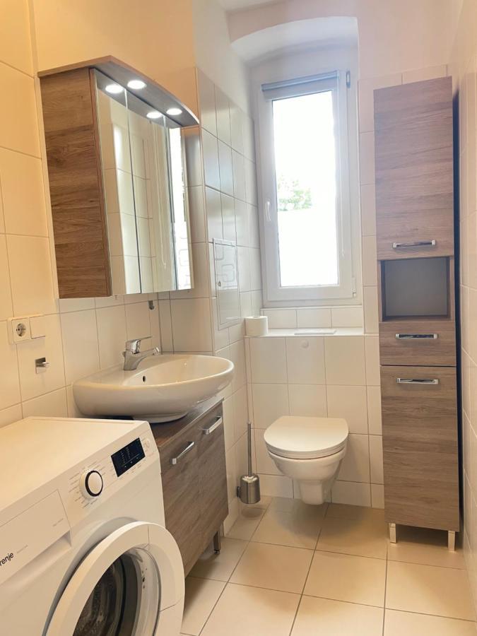 Ferienwohnung Im Stadtzentrum Von Bernau - Schoene Ferienwohnung Mit 1 1/2 Zimmern, Bad, Spuelmaschine, Waschmaschine, Komplette Kueche, Wlan برناو باي برلين المظهر الخارجي الصورة