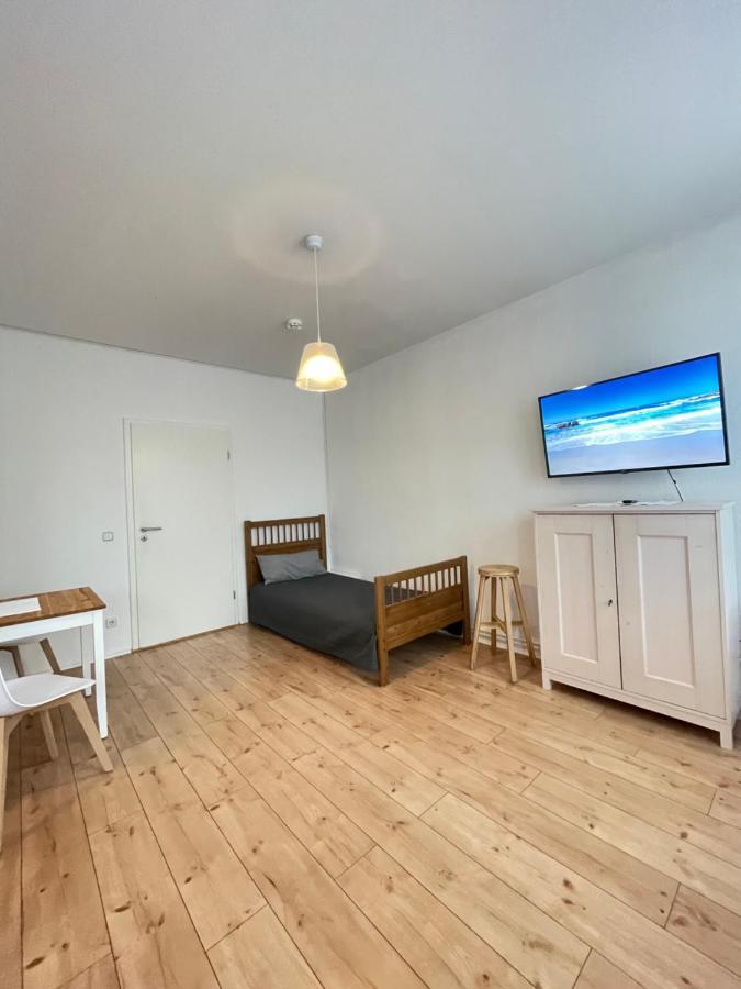 Ferienwohnung Im Stadtzentrum Von Bernau - Schoene Ferienwohnung Mit 1 1/2 Zimmern, Bad, Spuelmaschine, Waschmaschine, Komplette Kueche, Wlan برناو باي برلين المظهر الخارجي الصورة
