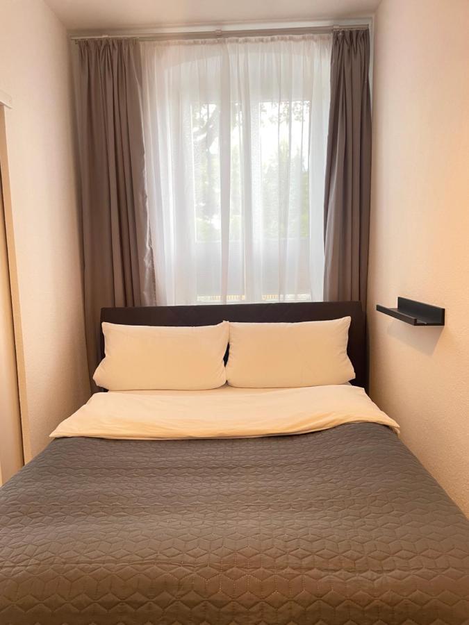Ferienwohnung Im Stadtzentrum Von Bernau - Schoene Ferienwohnung Mit 1 1/2 Zimmern, Bad, Spuelmaschine, Waschmaschine, Komplette Kueche, Wlan برناو باي برلين المظهر الخارجي الصورة